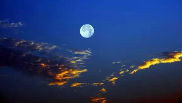 彩云追月,探寻东方浪漫与科技融合的奇幻之旅